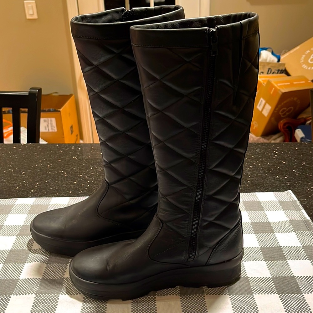 Roots black knee length lined boots size 8.